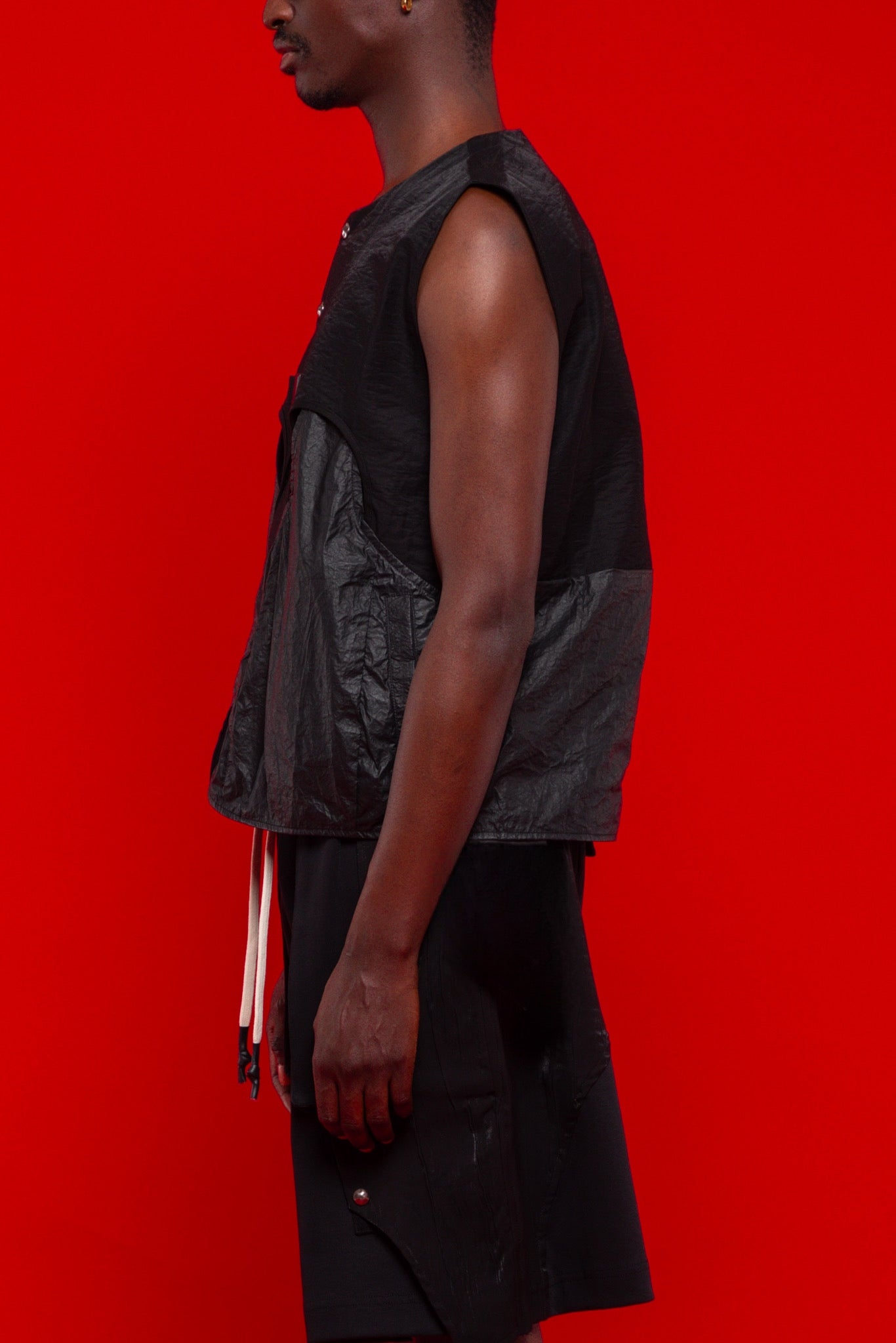 BI-MATERIALS TECHNICAL LAYERED VEST