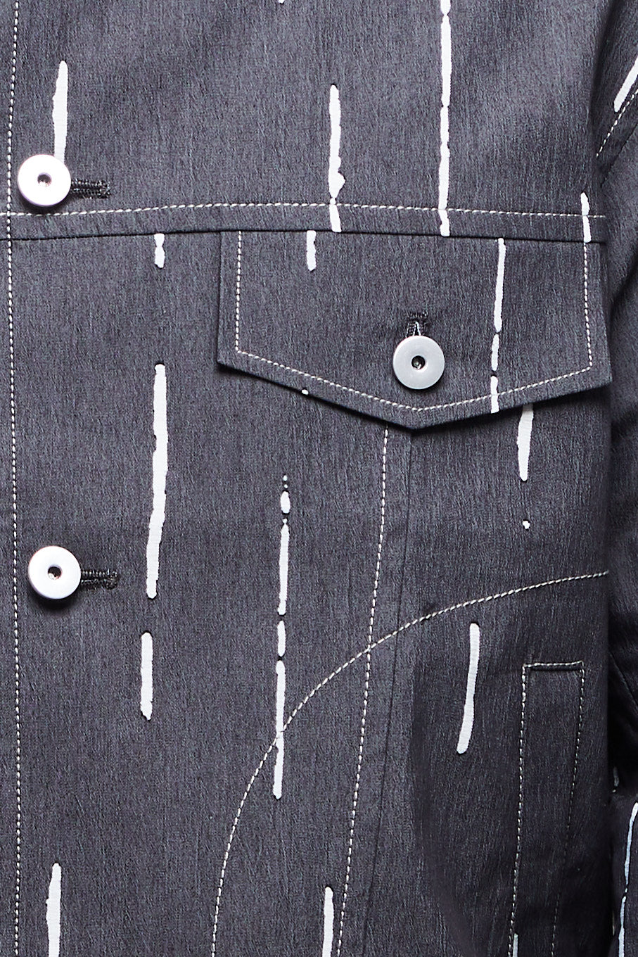 VESTE EN JEAN DÉCHIRÉ