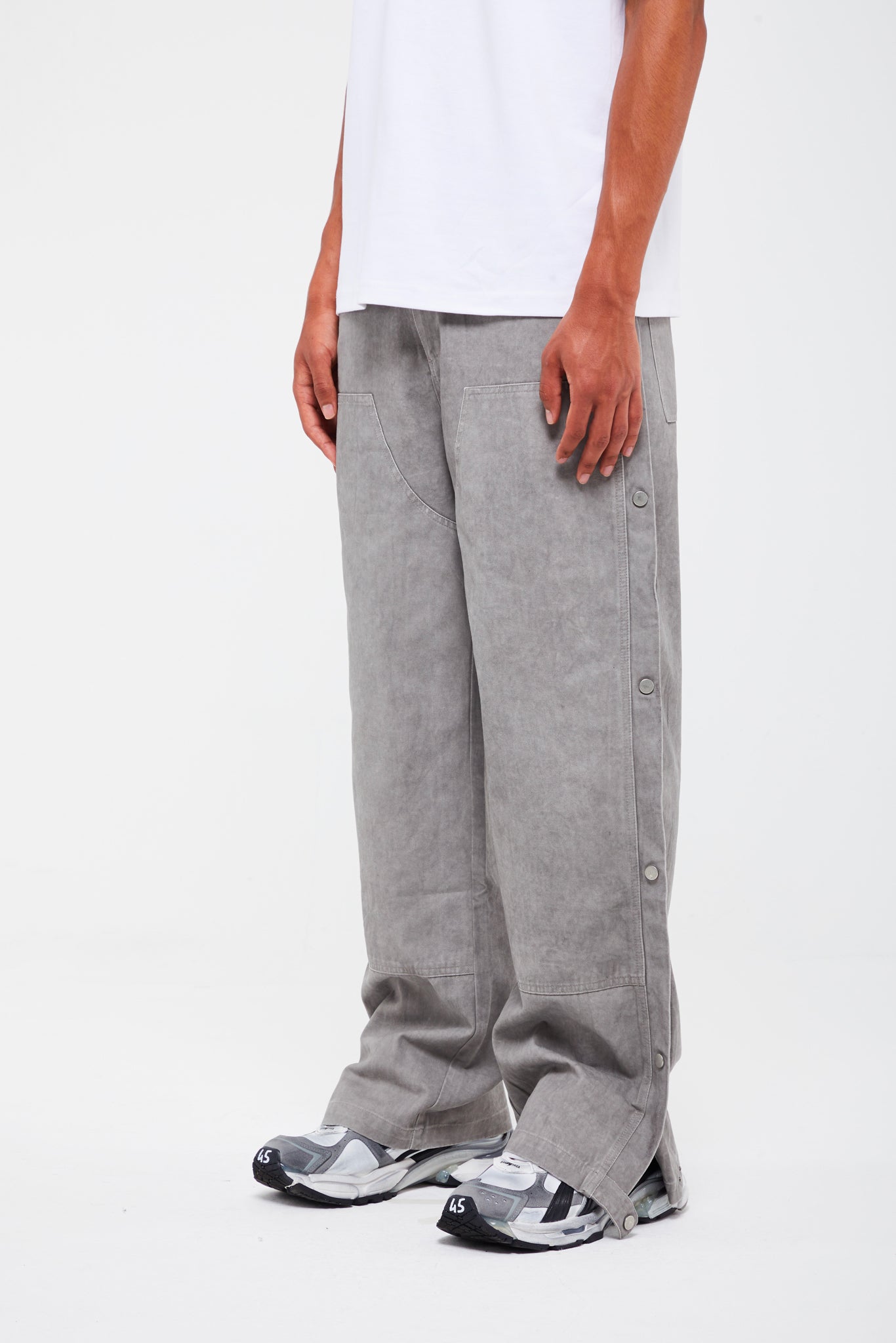 JEAN GRIS À BOUTONS