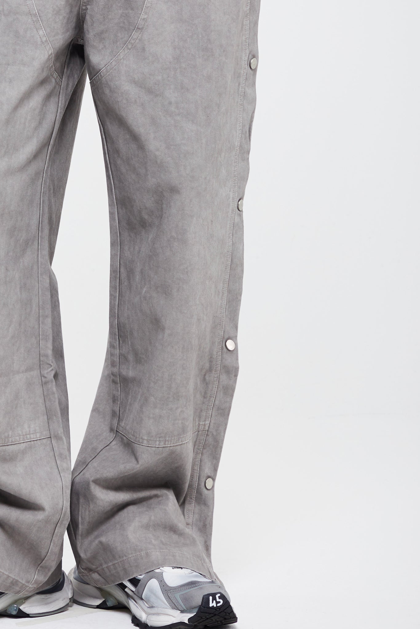 JEAN GRIS À BOUTONS