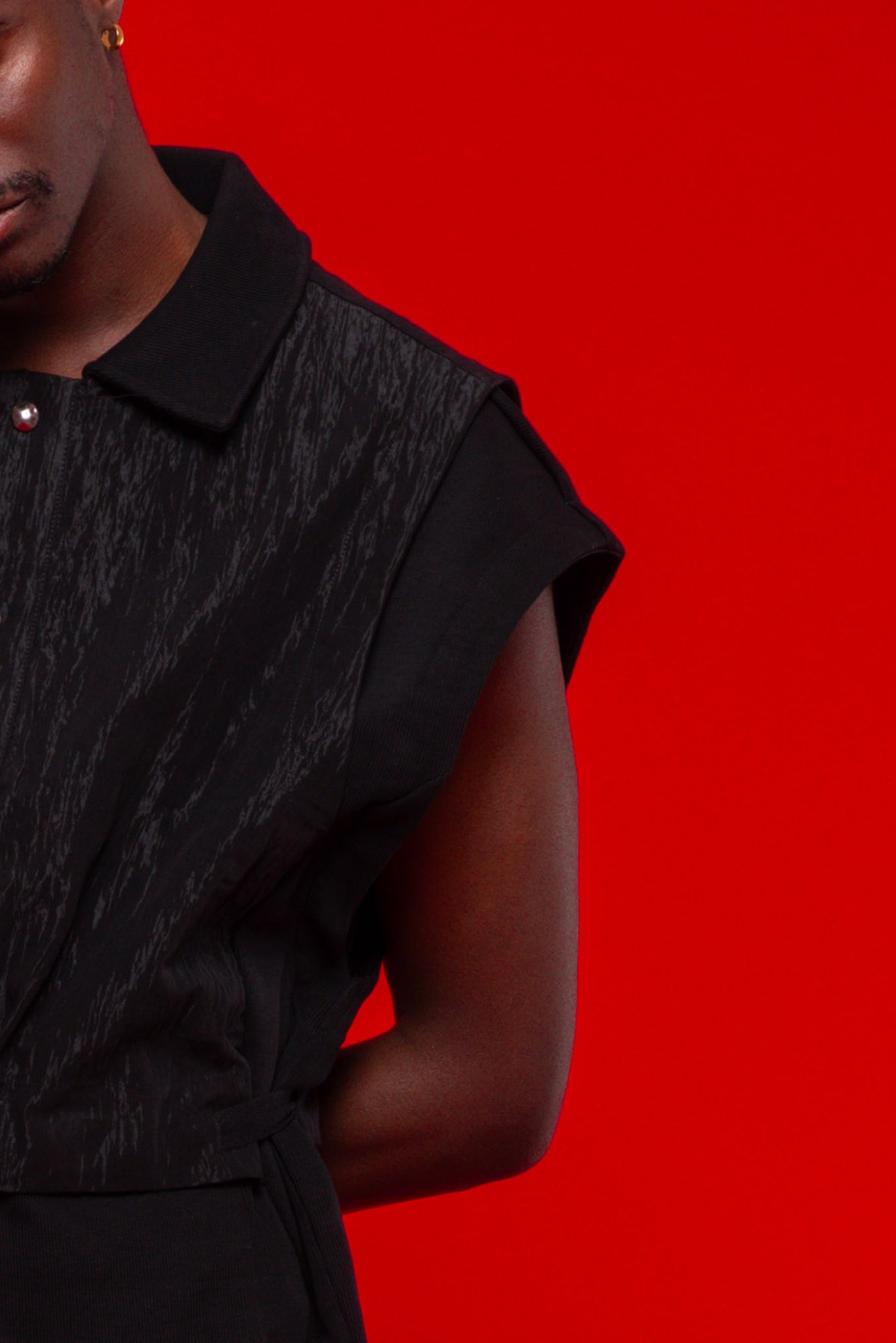 CHEMISE SANS MANCHES BI-MATIÈRES