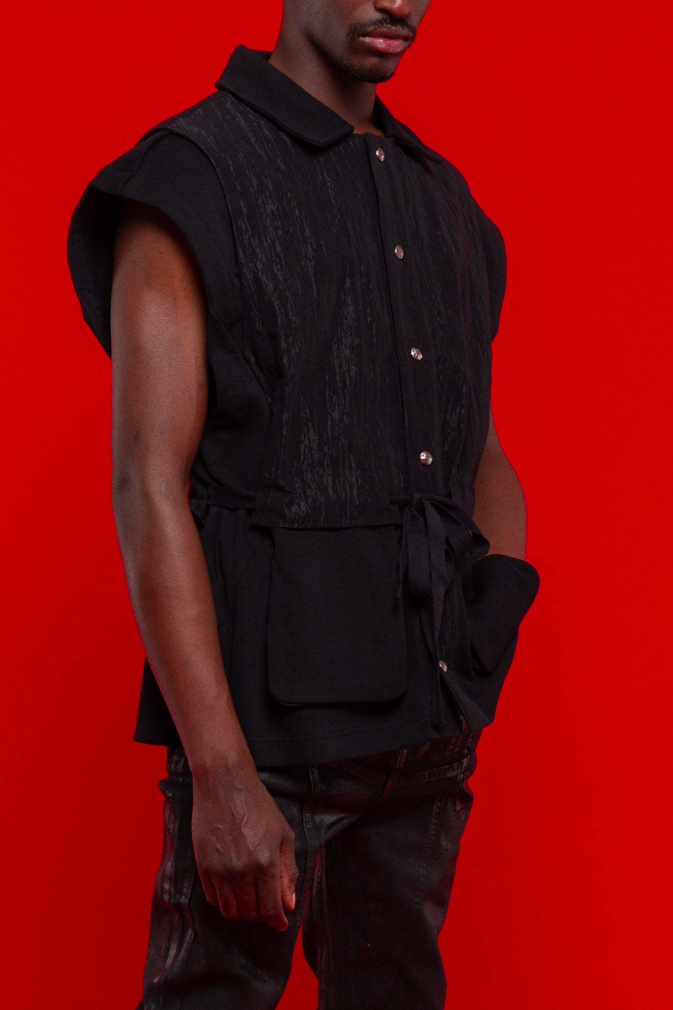 CHEMISE SANS MANCHES BI-MATIÈRES
