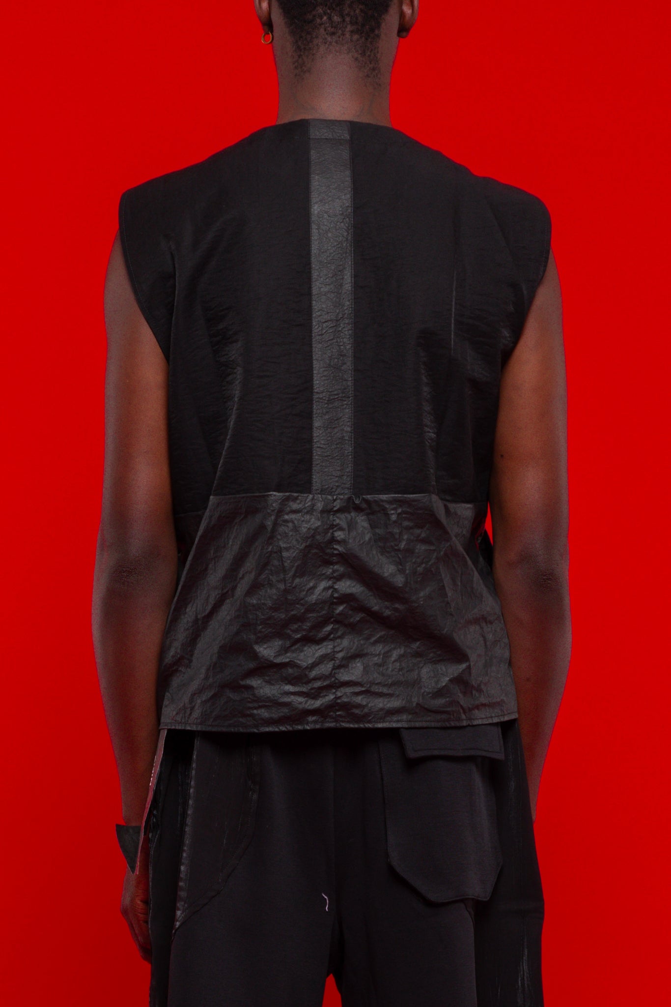 BI-MATERIALS TECHNICAL LAYERED VEST