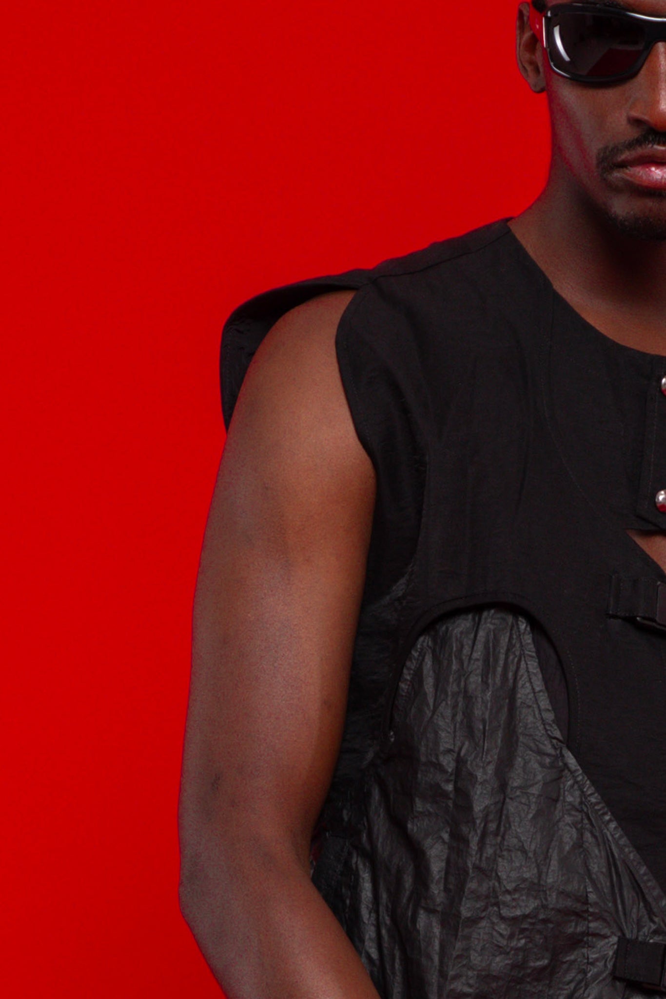 BI-MATERIALS TECHNICAL LAYERED VEST