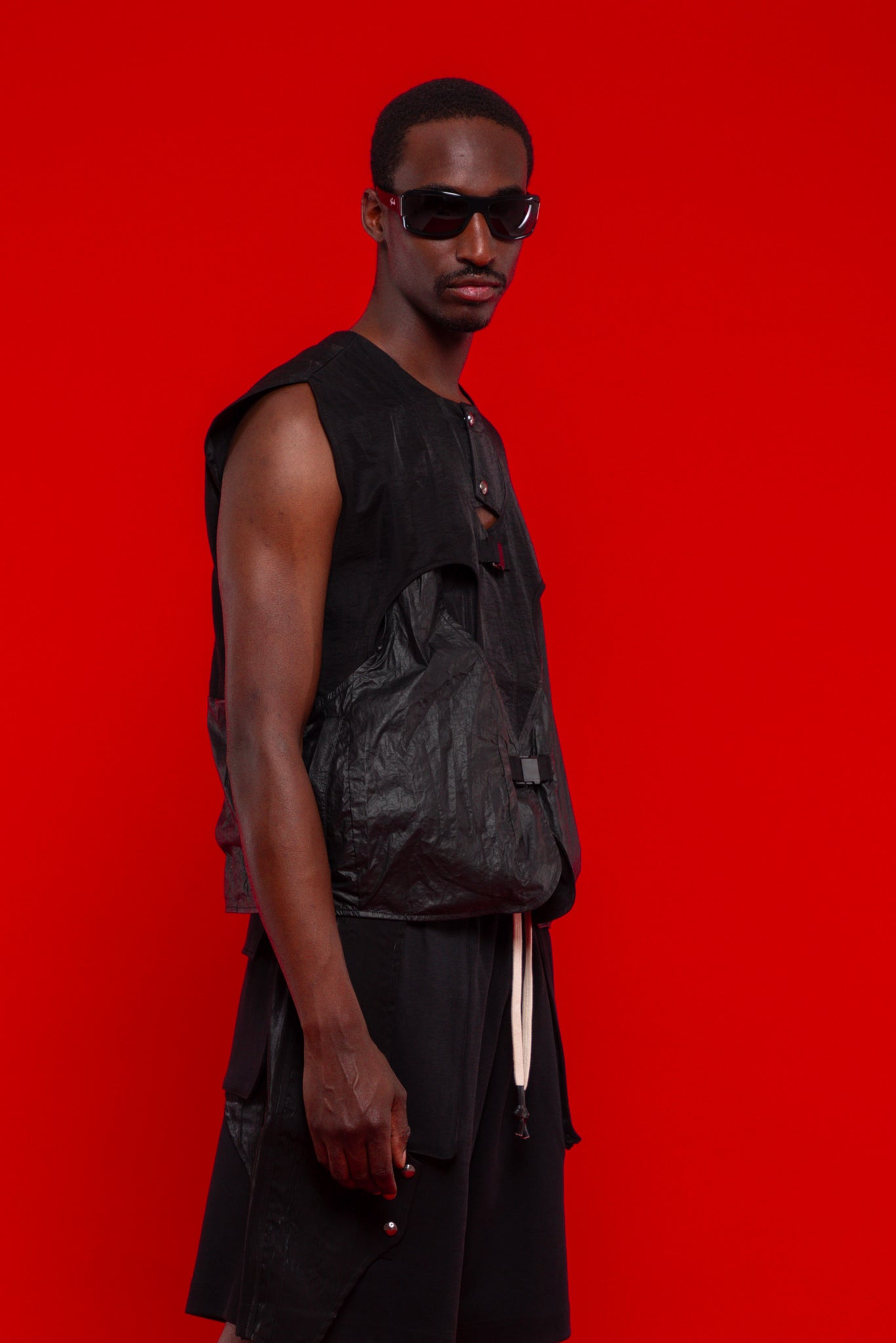 BI-MATERIALS TECHNICAL LAYERED VEST