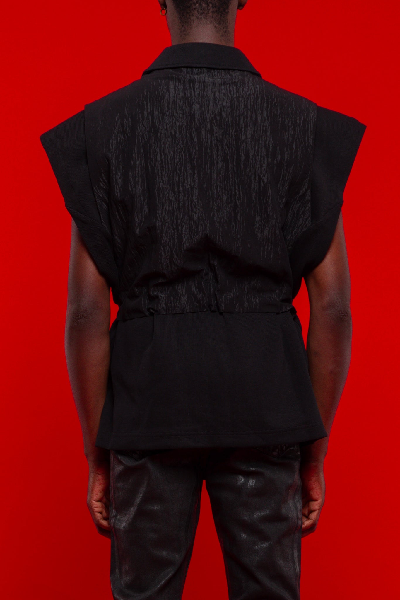 CHEMISE SANS MANCHES BI-MATIÈRES