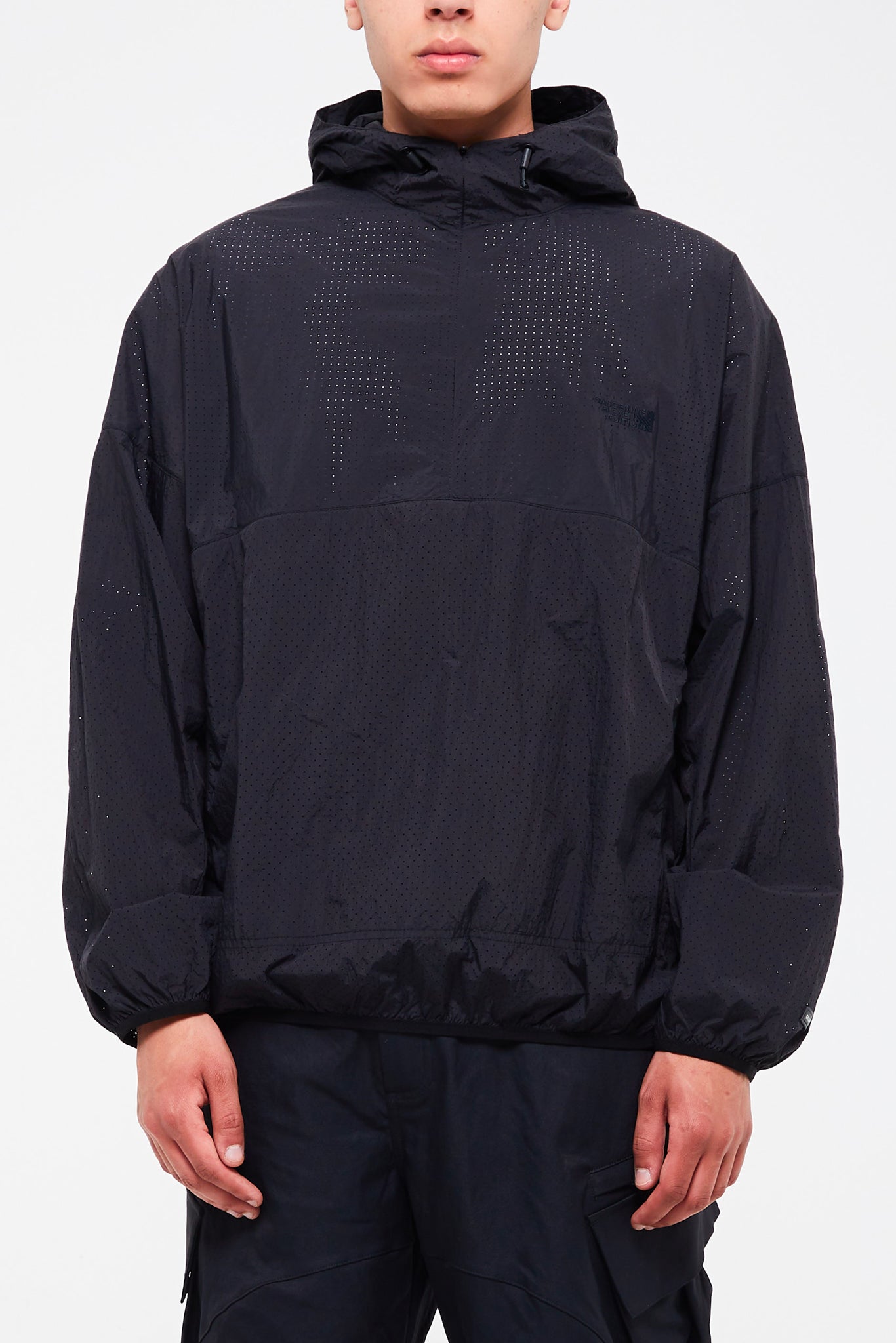 LIGHT WINDBREAKER