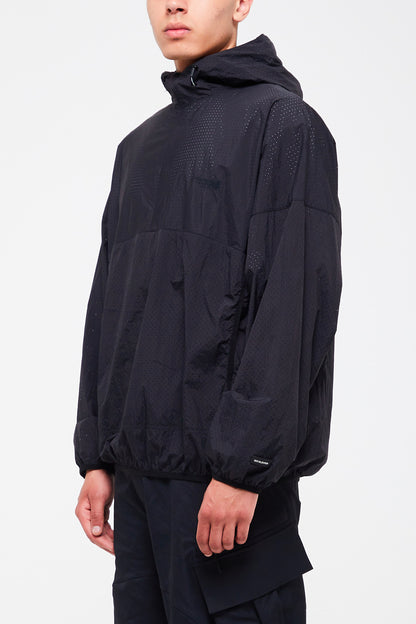 LIGHT WINDBREAKER